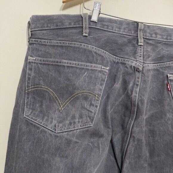 Levi’s straight legs mens Jean Gray size 48X32 vintage button fly - Picture 5 of 9